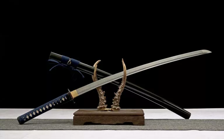 Katana Sakura (acier Damas & Véritable Peau De Raie)