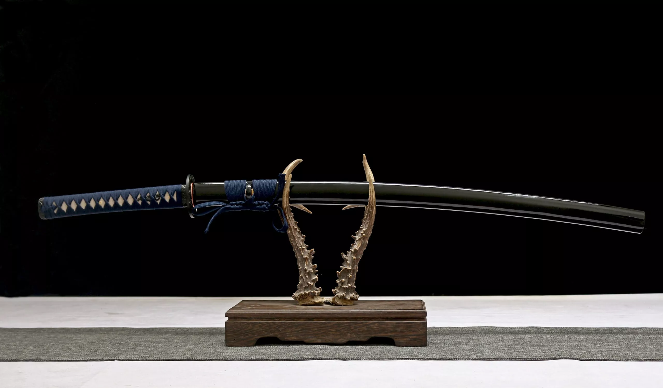 Katana Sakura (acier Damas & Véritable Peau De Raie)